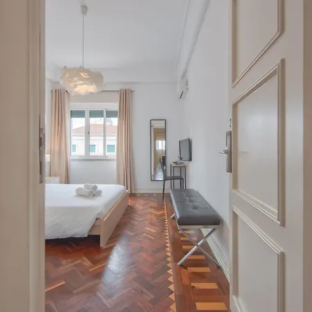 בית הארחה Gaspar House 4*